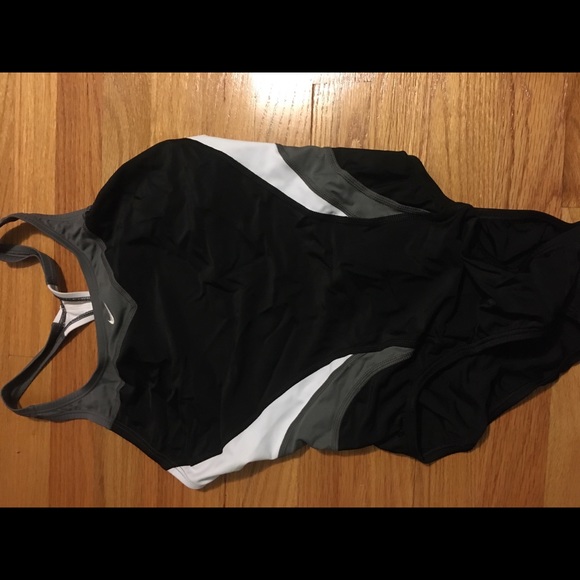 Nike Other - Nike one piece swimsuit / bathing suit size 10